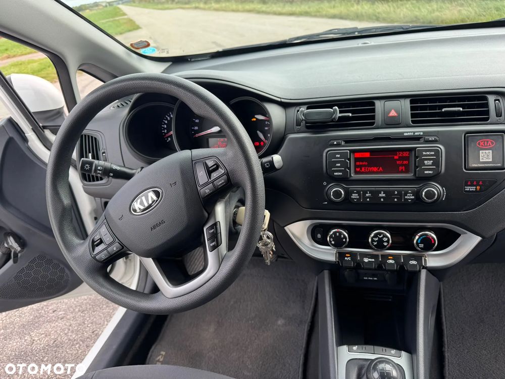 Kia Rio - 22
