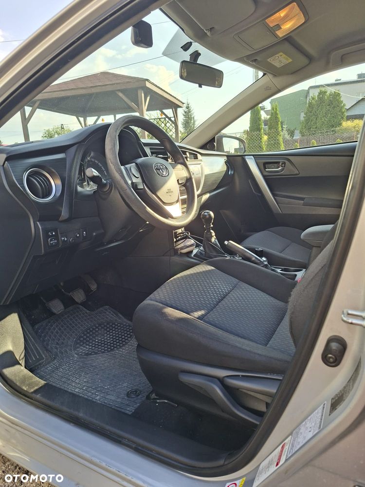 Toyota Auris 1.33 VVT-i Active - 10