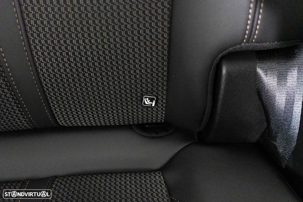 Peugeot 3008 1.6 Hybrid GT e-EAT8 - 11