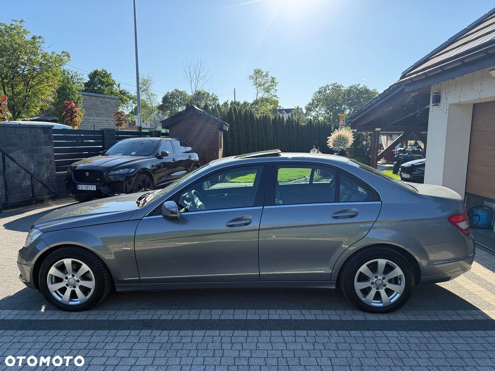 Mercedes-Benz Klasa C 180 CGI Automatik BlueEFFICIENCY Elegance - 17