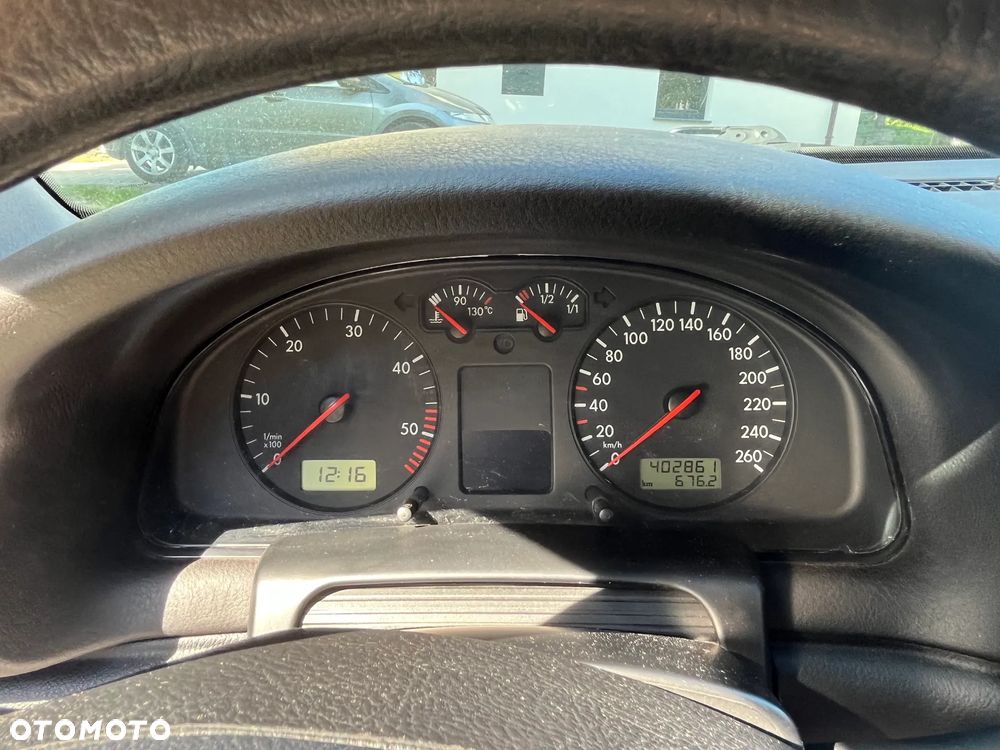 Volkswagen Passat 1.9 TDI - 11