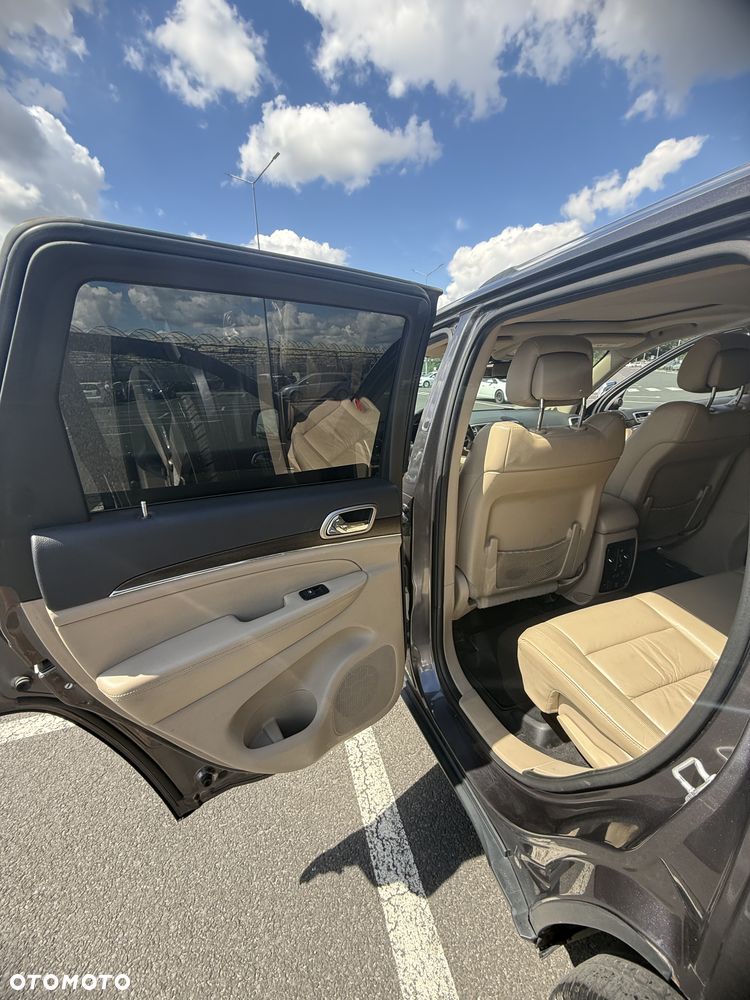 Jeep Grand Cherokee - 14