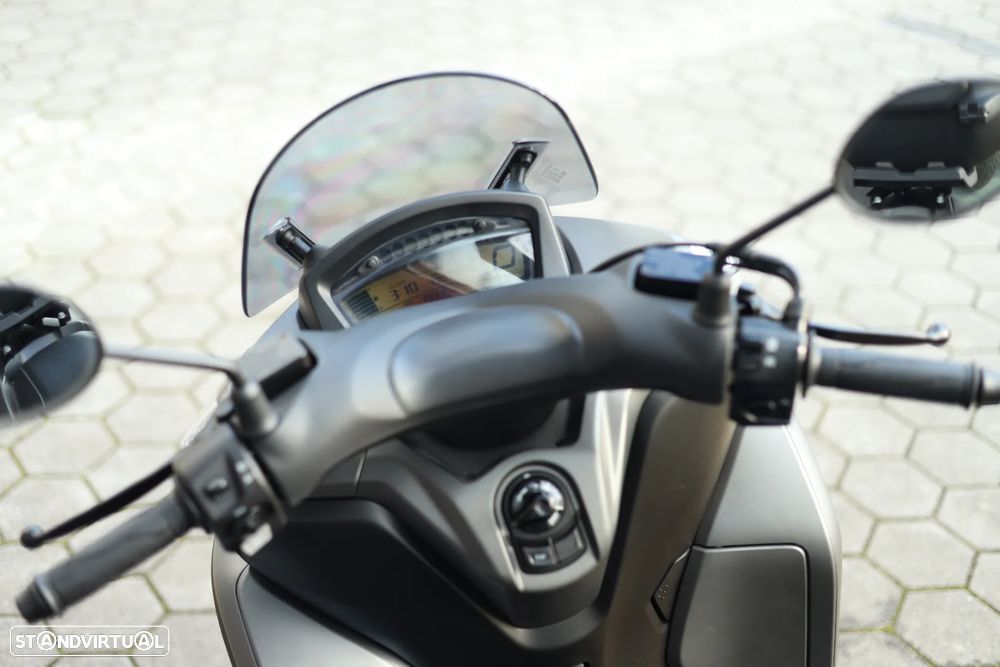 Yamaha Tricity Carta de Carro - 12