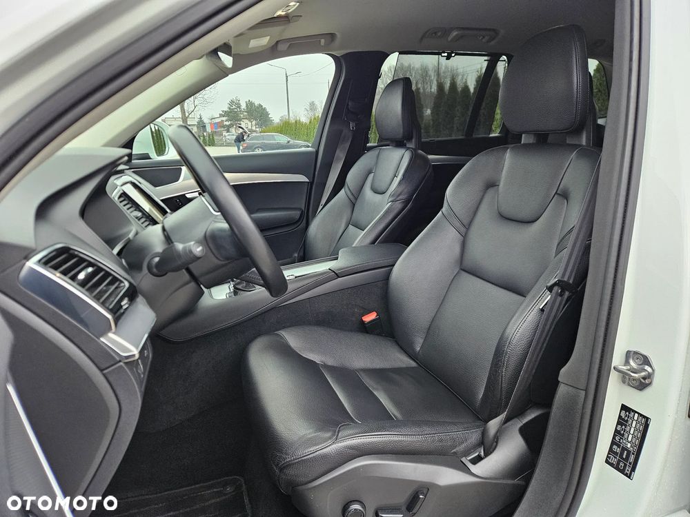 Volvo XC 90 D5 AWD Momentum - 10
