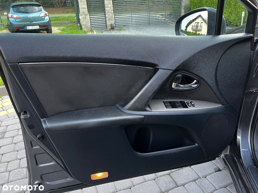 Toyota Avensis - 9