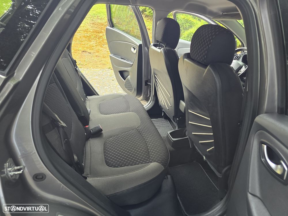 Renault Captur 1.5 dCi Exclusive - 6