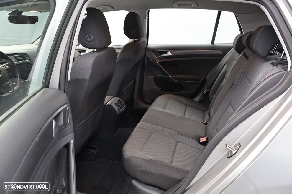 VW Golf 1.0 TSI Confortline - 25