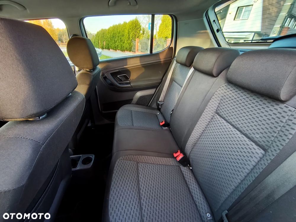 Skoda Fabia 1.2 HTP STYLE Edition - 28