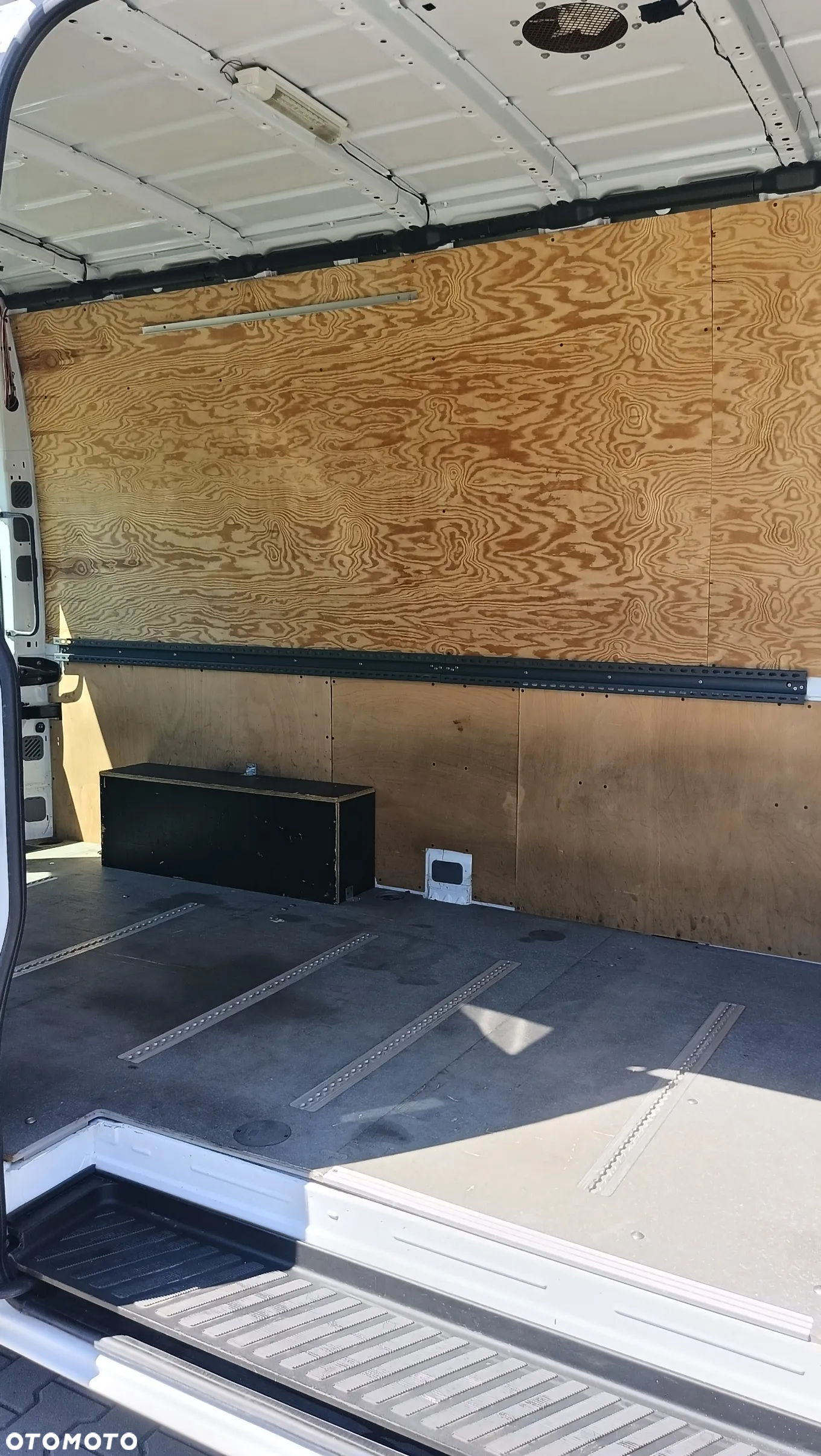 Mercedes-Benz Sprinter L2H2 Średniak 319 CDI 3.0 V6 190KM - 30