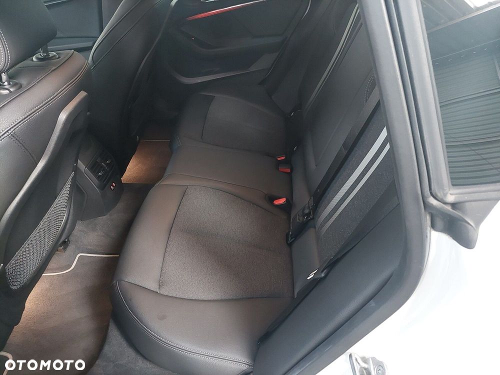 BMW Seria 2 218d Sport Line - 14
