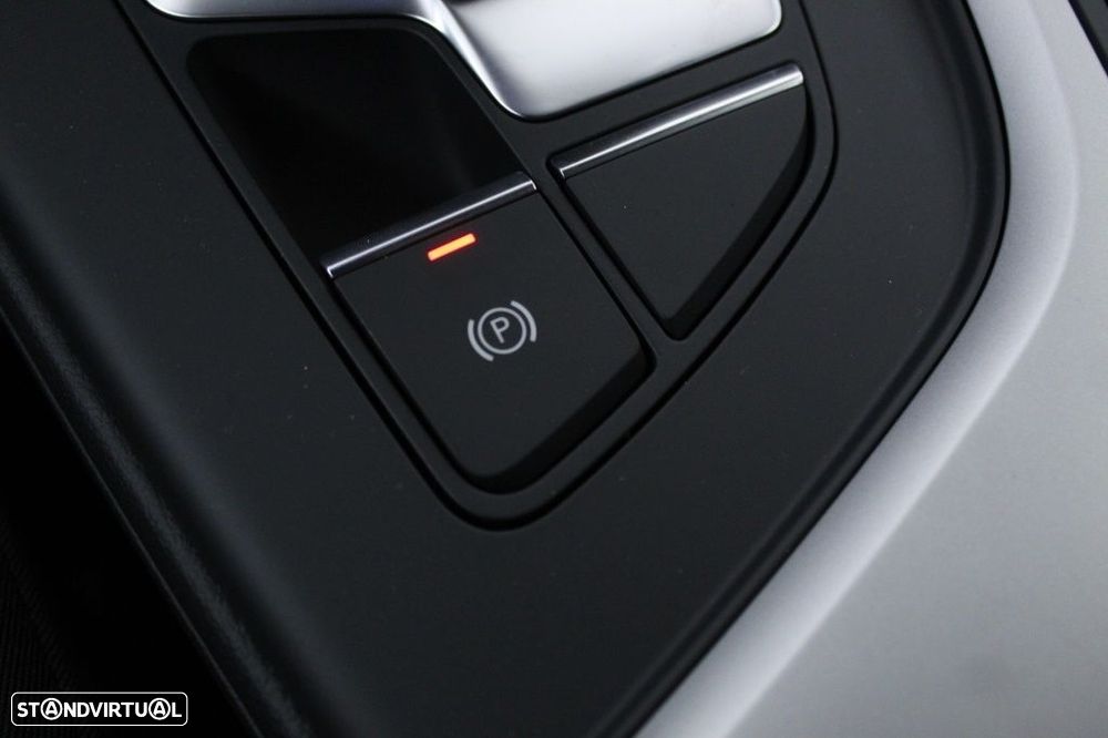 Audi A4 Avant 35 TDI S line S tronic - 33