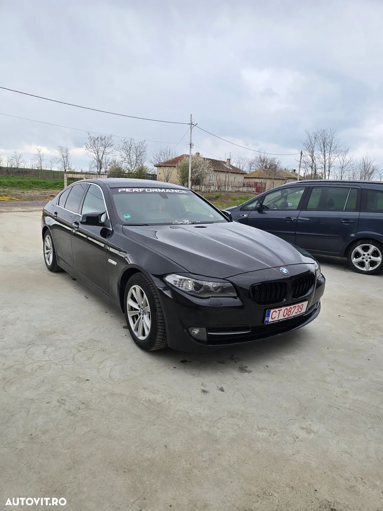 BMW Seria 5 520d Aut. Luxury Line - 13