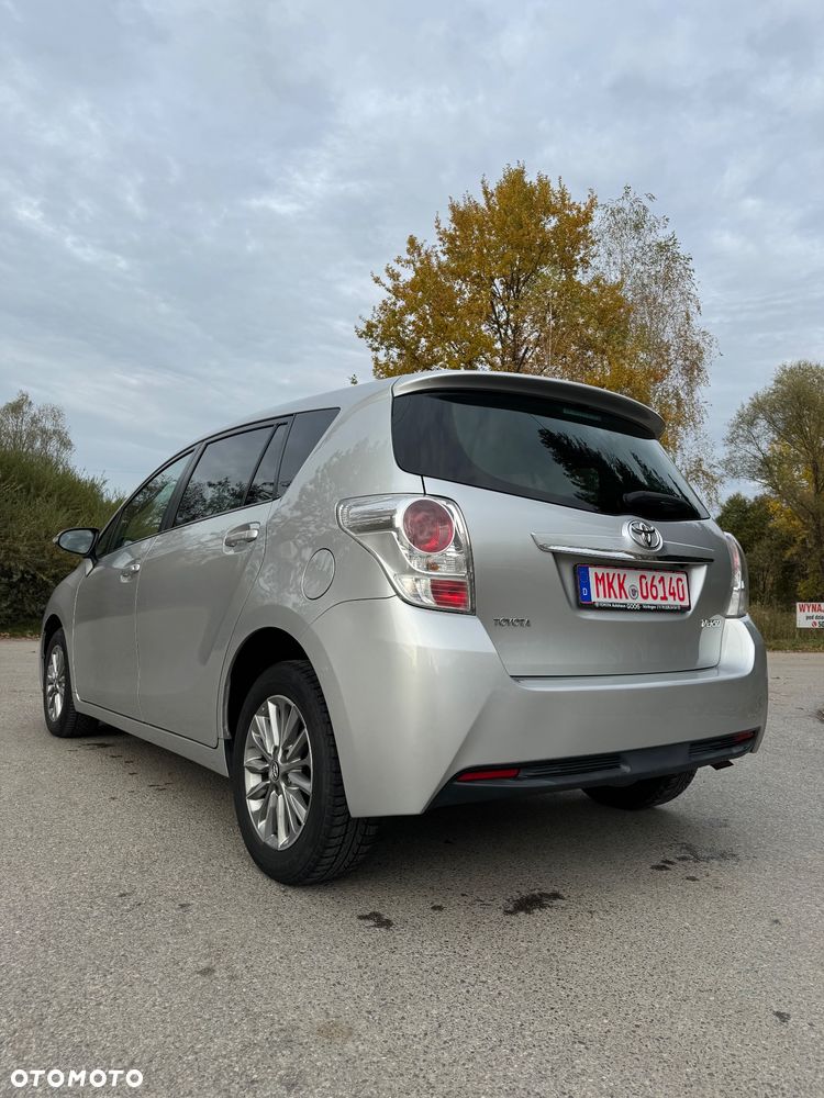 Toyota Verso 1.8 Prestige 7os - 7