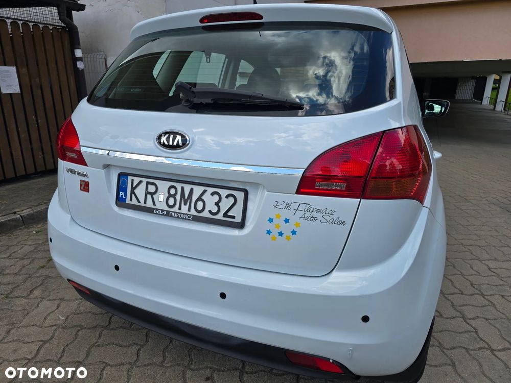Kia Venga 1.4 Business Line - 11