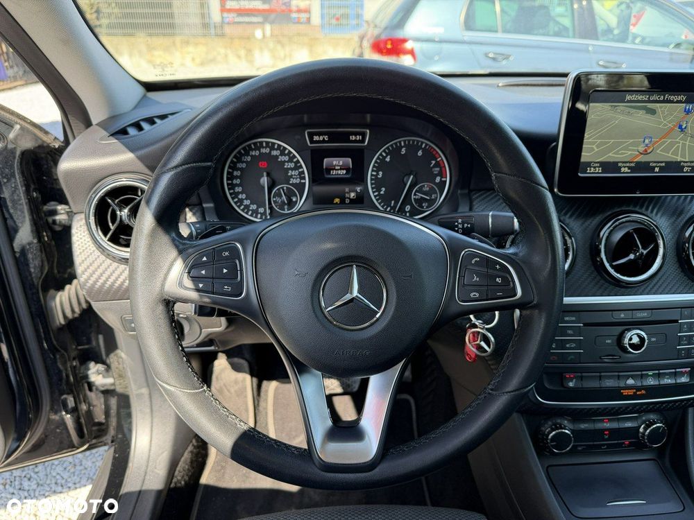 Mercedes-Benz GLA 200 7G-DCT Style - 17