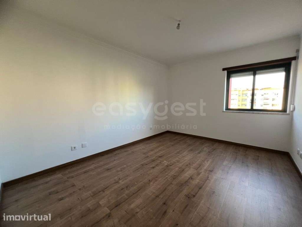 Apartamento T2 com arrecadação em Vila Verde, Alhos Vedros - Grande imagem: 5/18