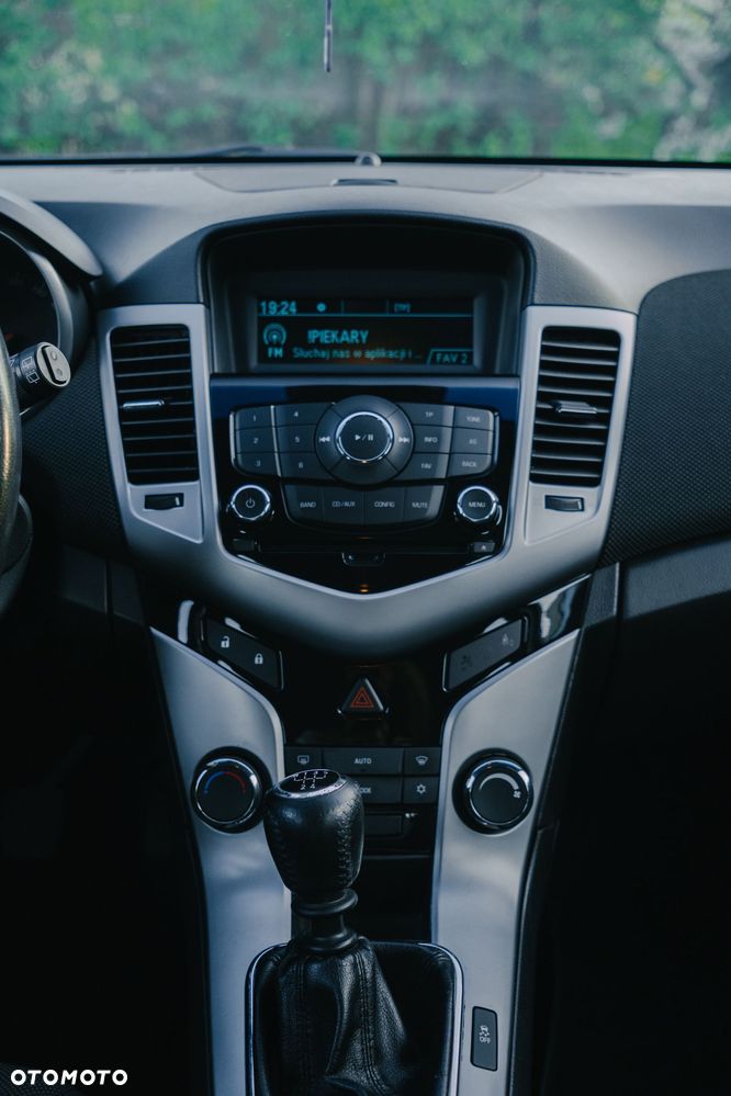 Chevrolet Cruze 1.6 LT - 9