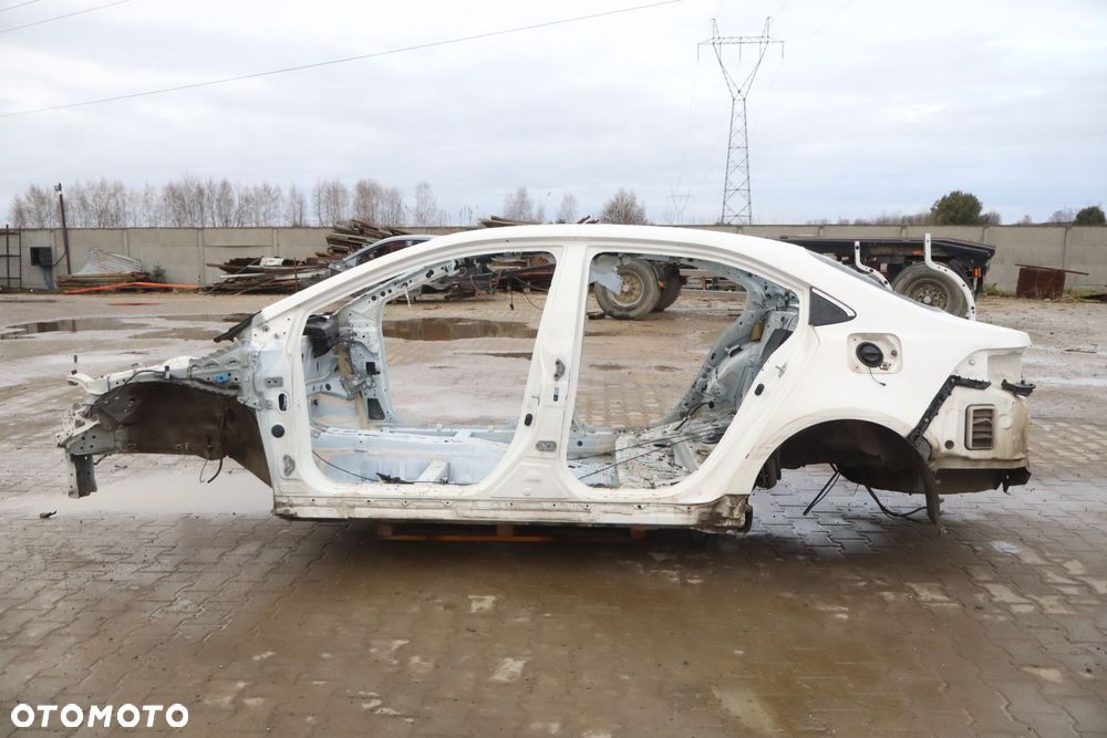 ĆWIARTKA PRAWY PRZÓD PODŁUŻNICA TOYOTA COROLLA E21 040 - 6