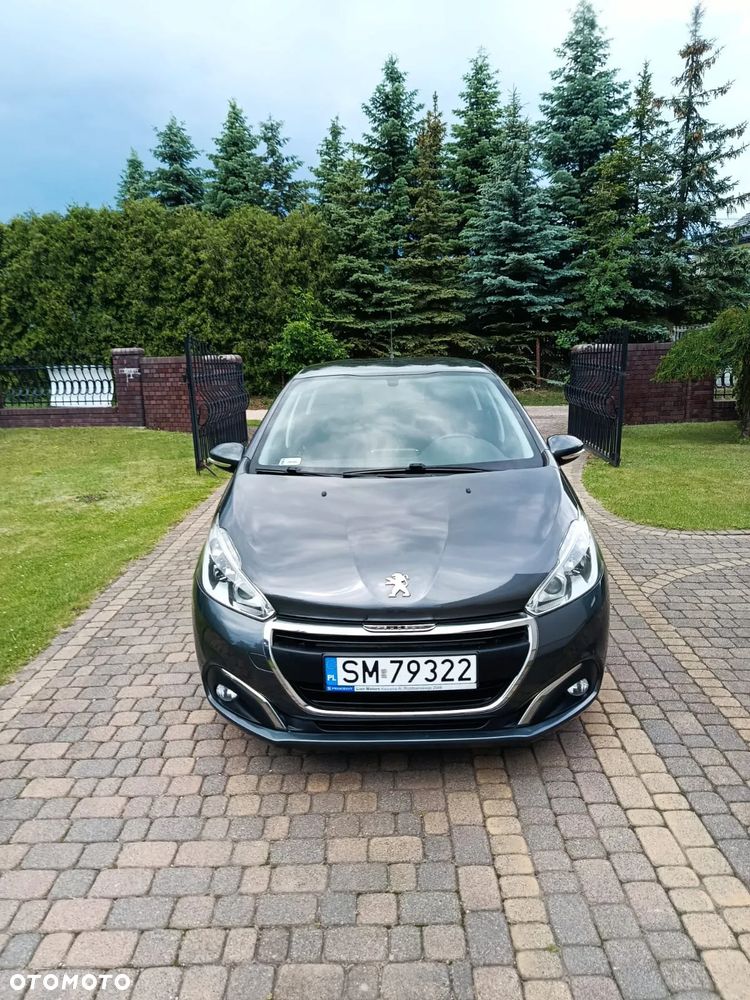 Peugeot 208 - 1
