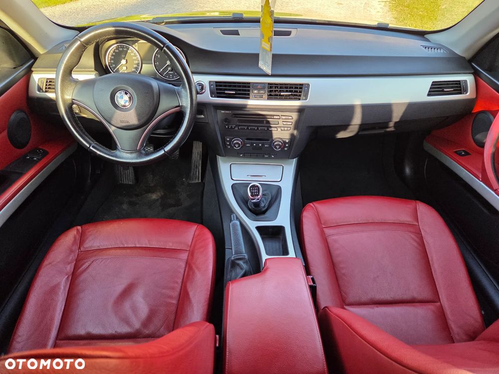 BMW Seria 3 320i - 9