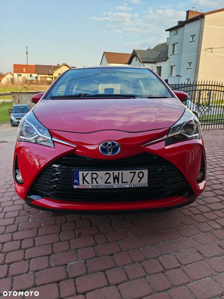 Toyota Yaris Hybrid 100 Premium - 4