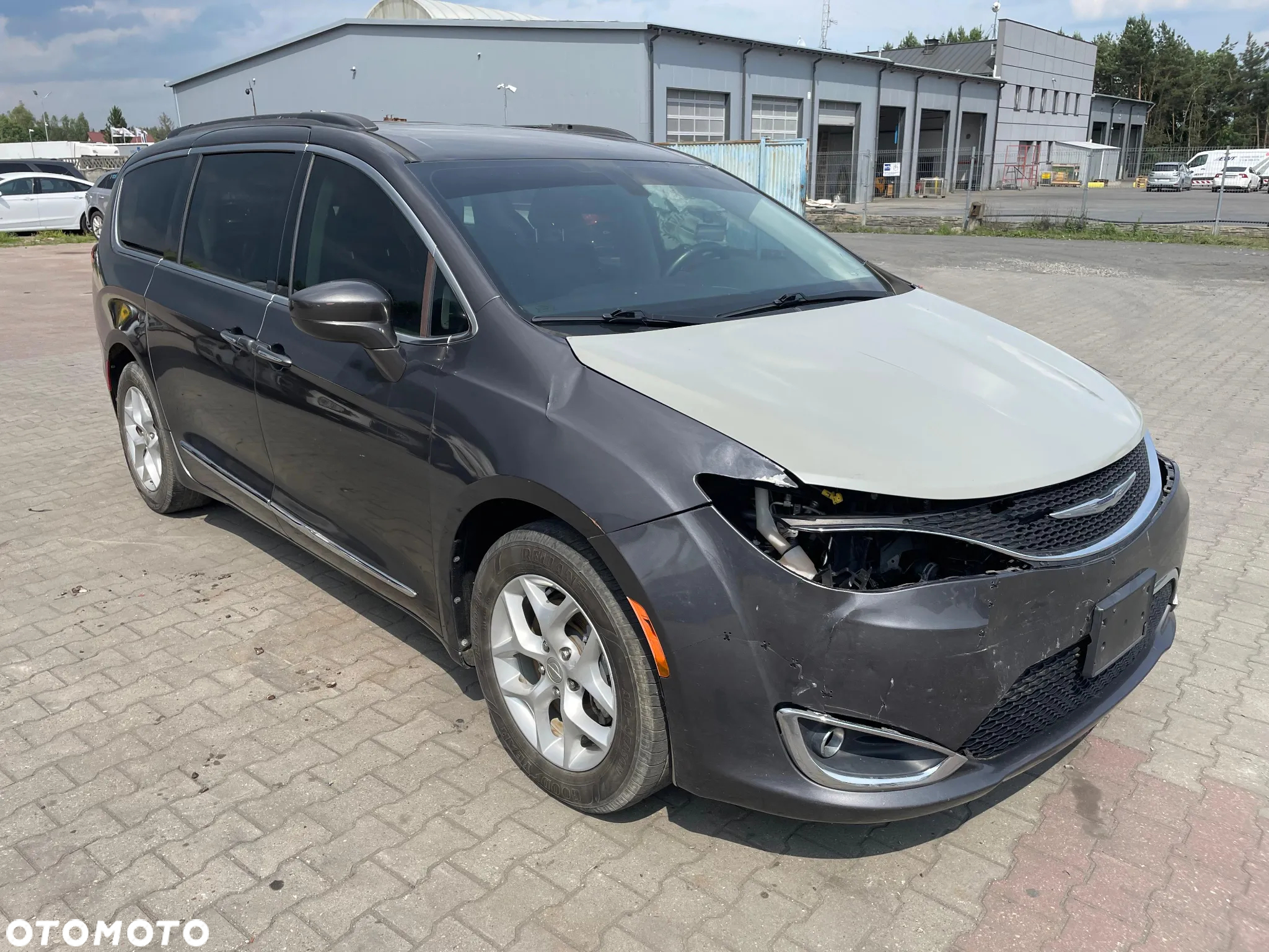 Chrysler Pacifica - 7