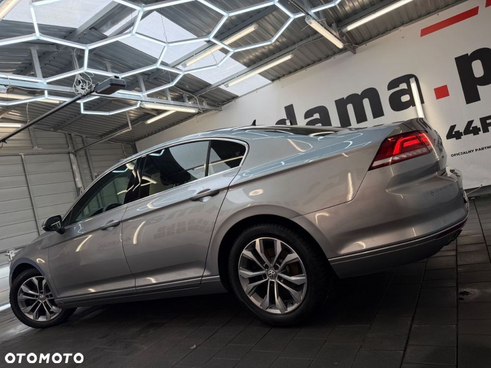 Volkswagen Passat - 12