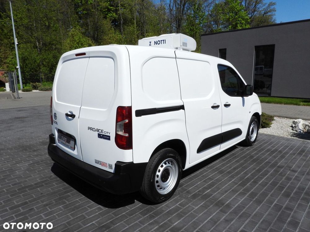 Toyota PROACE CITY  FURGON CHŁODNIA  -15*C ZASILANIE 230V TEMPOMAT KLIMATYZACJA  100KM - 17