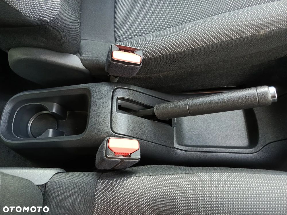 Citroën C3 Pure Tech 110 Stop&Start RED BLOCK - 31