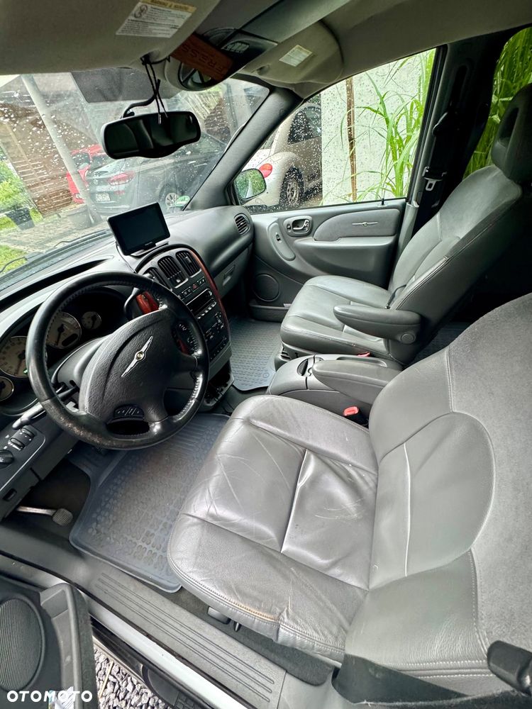 Chrysler Grand Voyager - 12