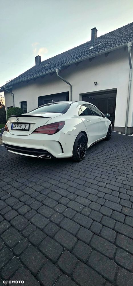 Mercedes-Benz CLA 180 7G-DCT AMG Line - 4