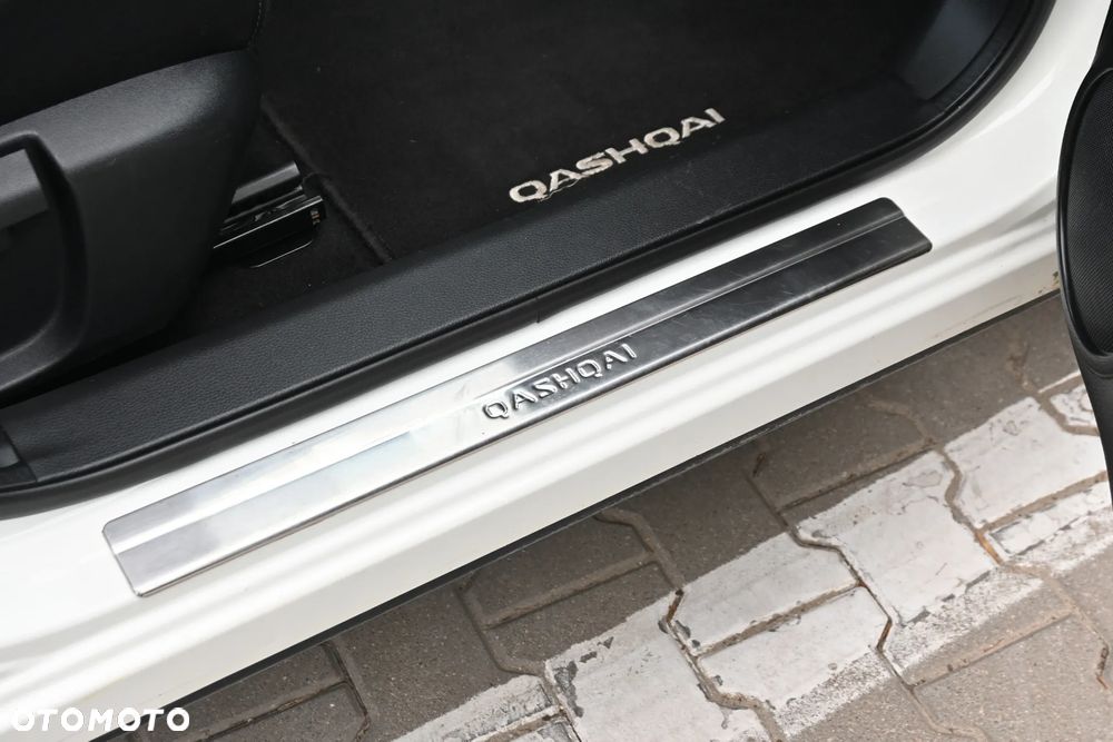 Nissan Qashqai 1.2 DIG-T Xtronic TEKNA - 29