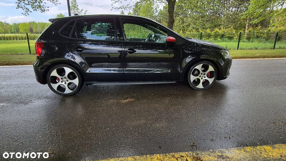 Volkswagen Polo 1.4 DSG GTI - 12