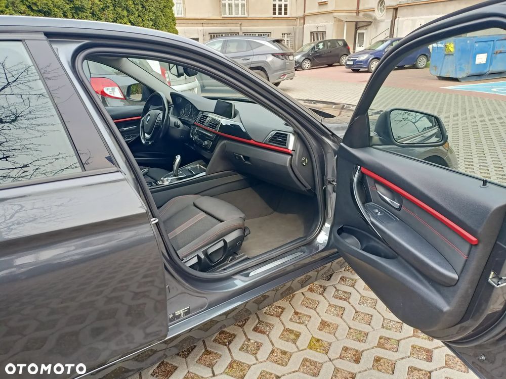 BMW Seria 3 320i xDrive Edition M Sport Shadow - 18