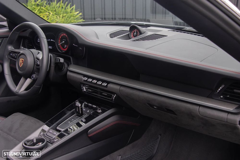 Porsche 911 (992) Targa 4 GTS PDK - 35