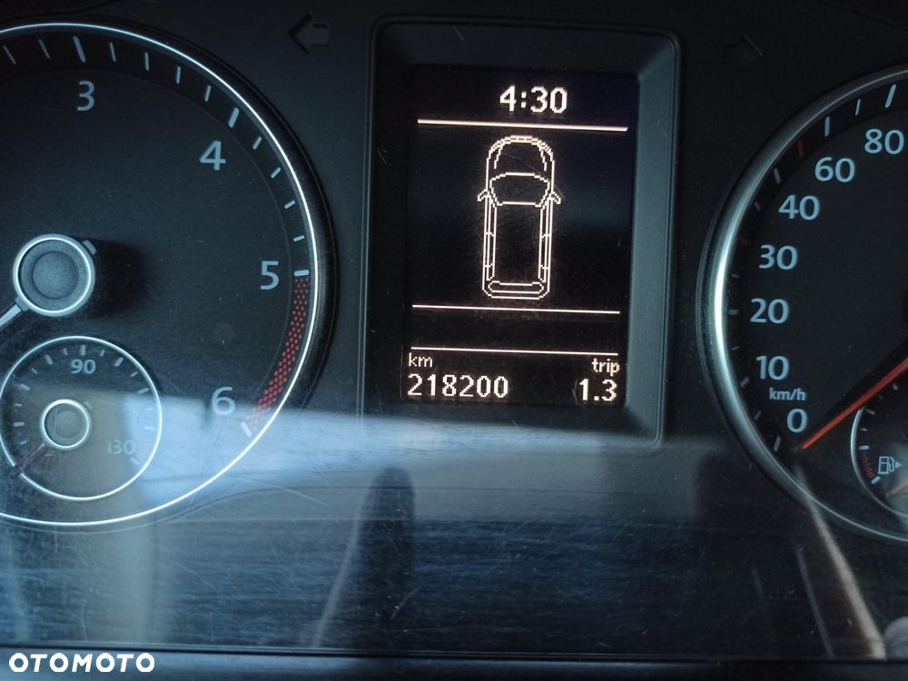 Volkswagen Touran 1.6 TDI DPF BlueMotion Technology STYLE - 18