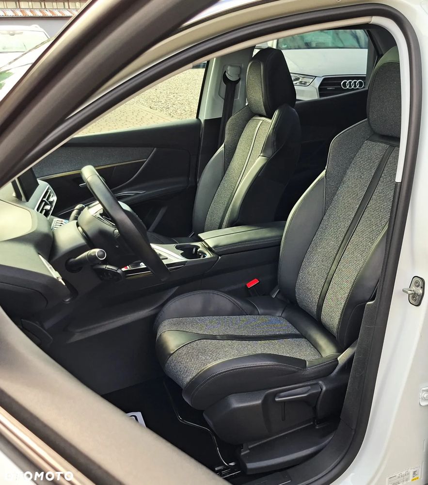 Peugeot 3008 BlueHDi 130 Stop & Start Allure - 19
