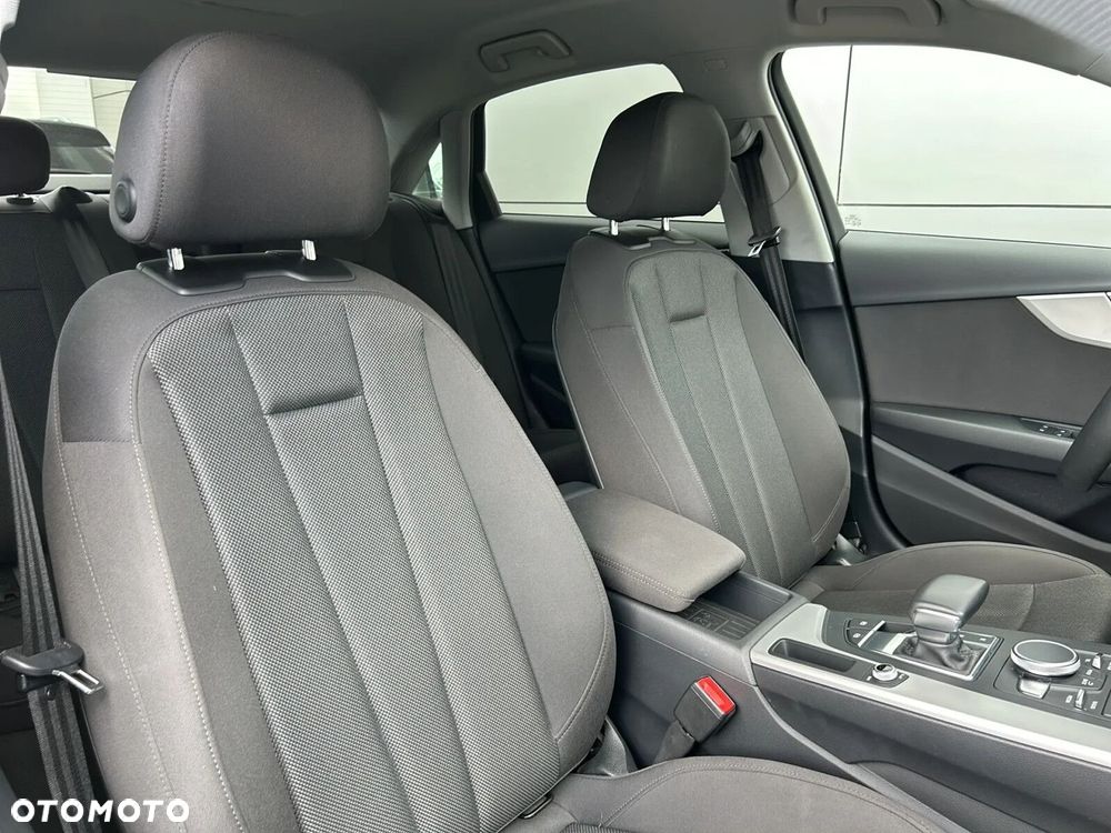 Audi A4 Limousine 35 TFSI S tronic - 17