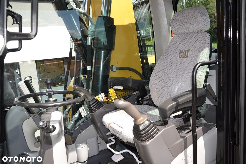 Caterpillar 318 D - 20