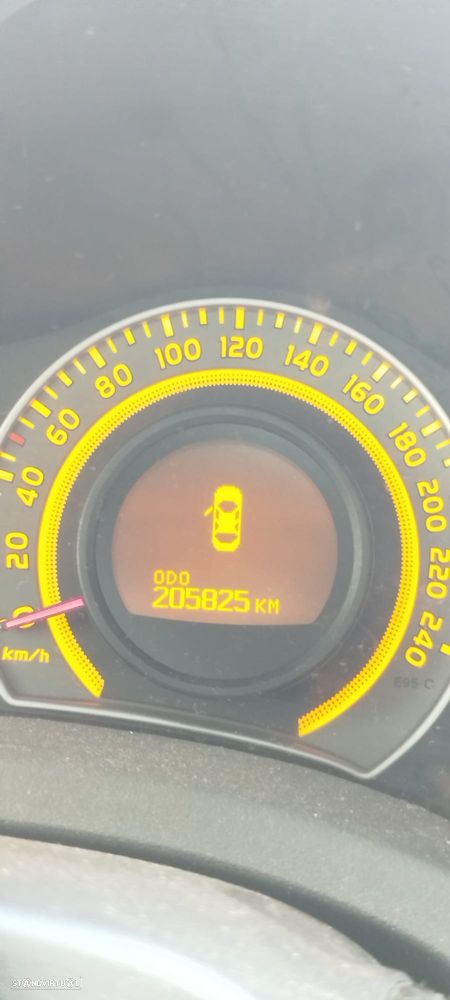 Toyota Auris 1.4 D-4D AC - 4