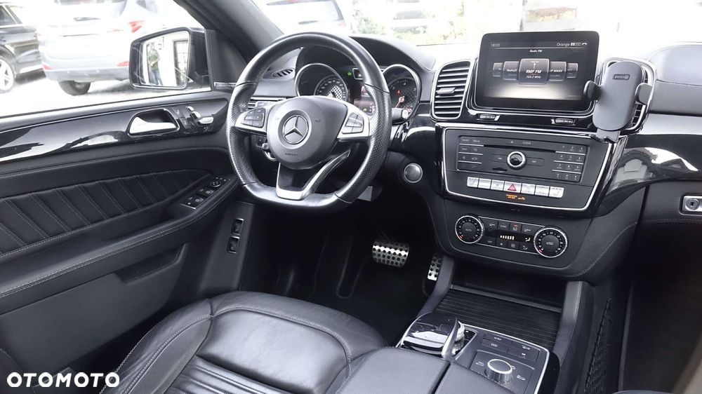 Mercedes-Benz GLE - 32