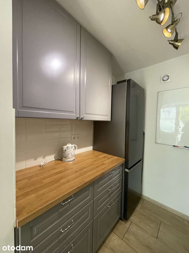 2 pokoje | 30 m² | Balkon | Łazienki Królewskie | 1. piętro