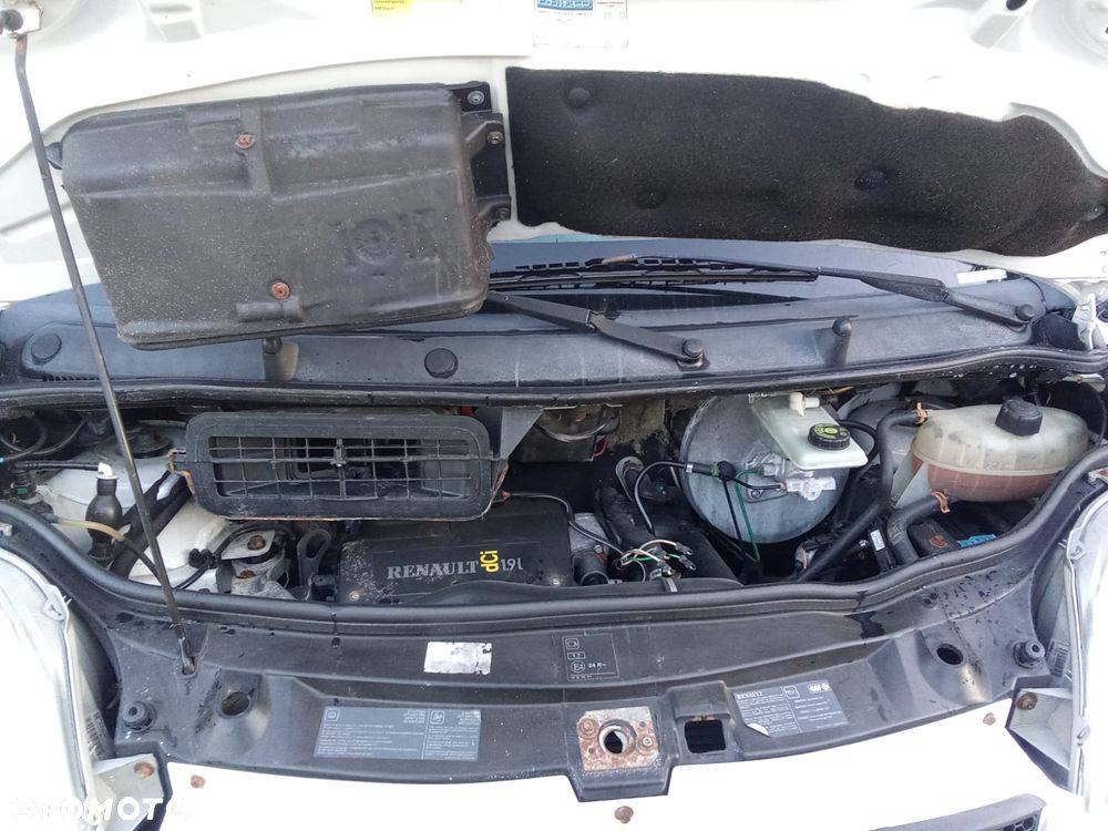 Renault Trafic - 23