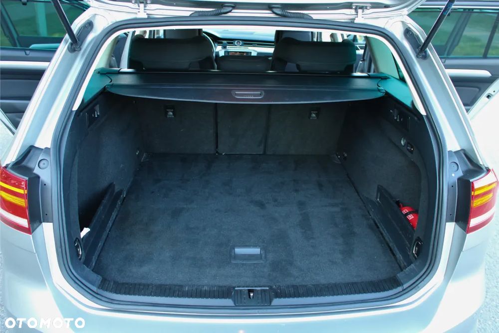 Volkswagen Passat 2.0 TDI (BlueMotion Technology) DSG Comfortline - 13