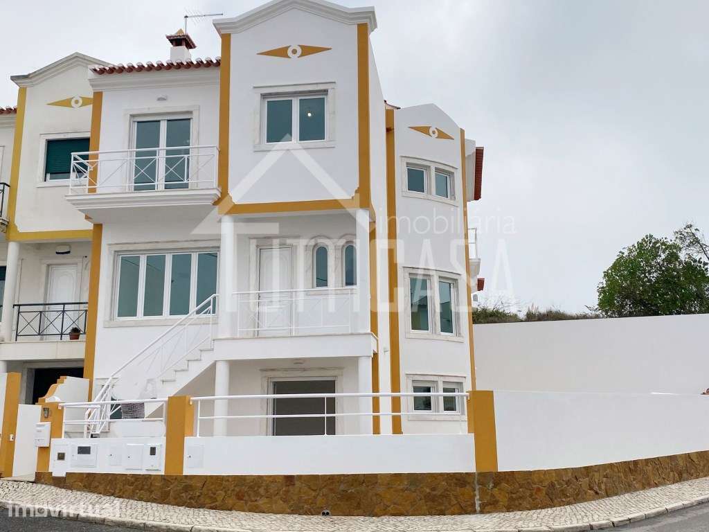 Moradia T3+1 totalmente remodelada na Ericeira - Grande imagem: 5/29