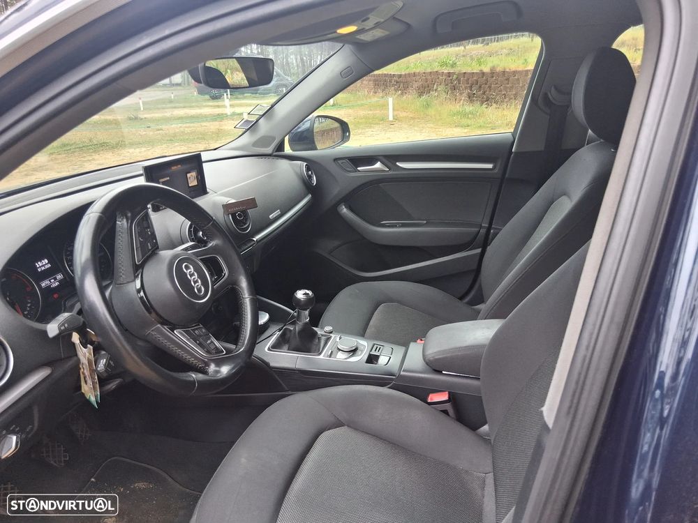 Audi A3 Sportback 1.6 TDI Design - 4