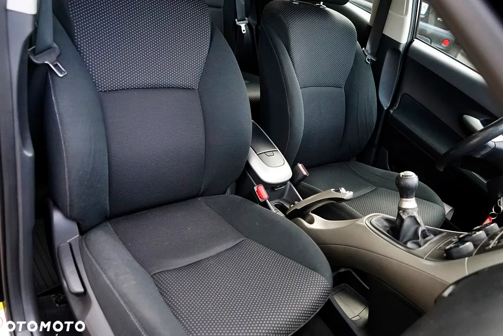 Toyota Auris 1.4 D-4D - 19