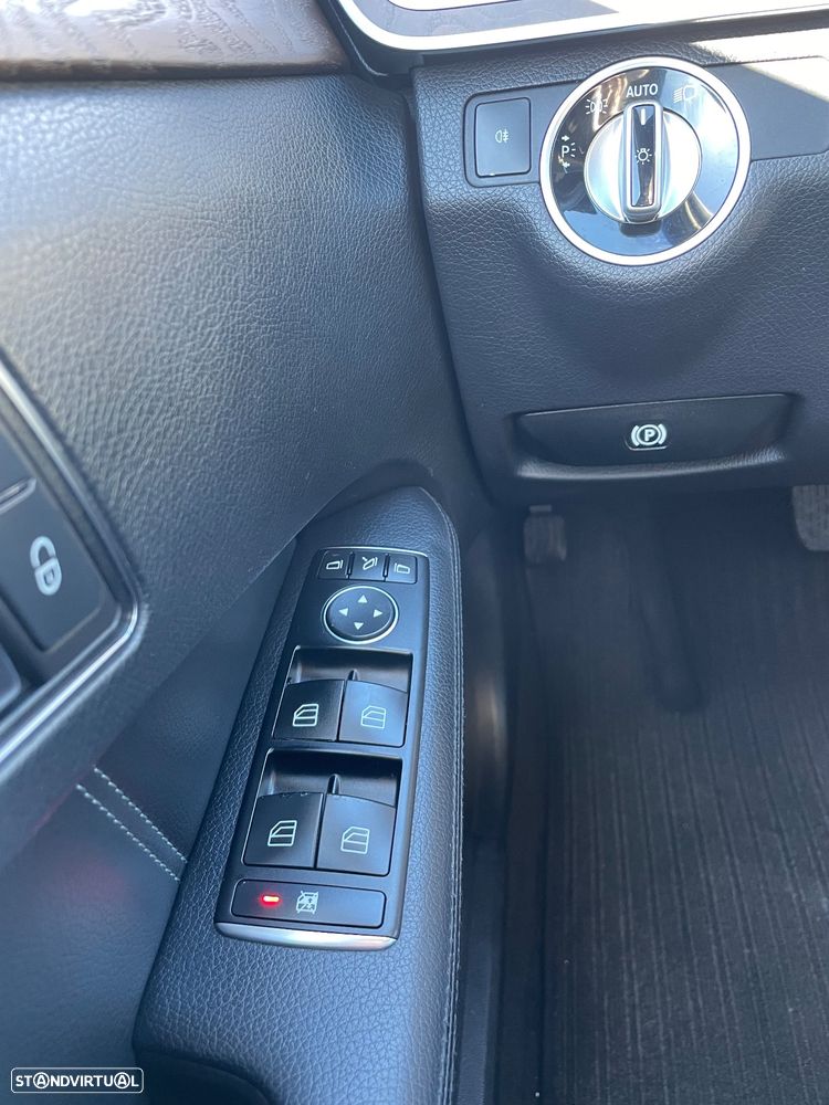 Mercedes-Benz E 250 CDi Elegance BE Auto. - 24
