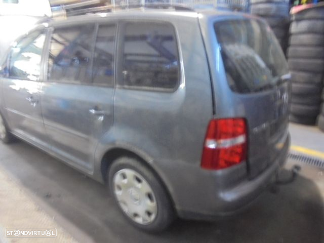 Carro MOT: AZV CXVEL: JLT GNE VW TOURAN 2004 2.0TDI 136CV 5P CINZA DIESEL - 9