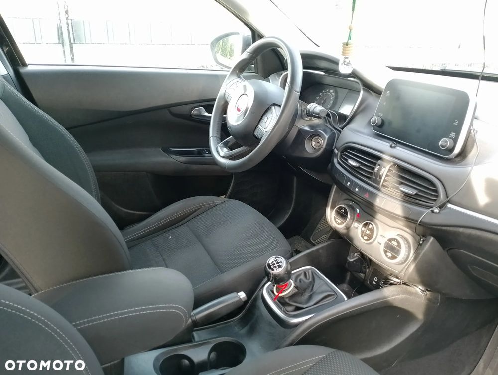 Fiat Tipo 1.4 16v Lounge EU6d - 15